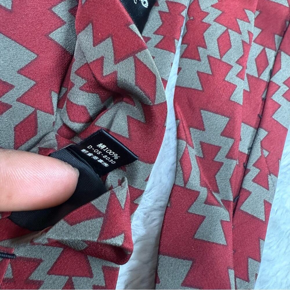 Zigzag Patterned Red and Gray Men's Tie - Picture 3 of 3